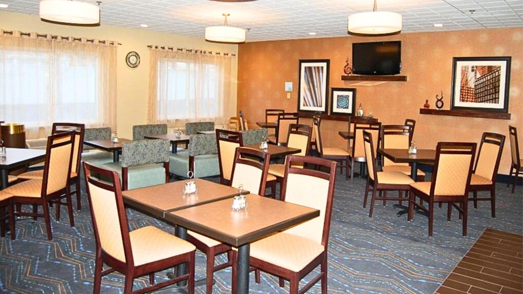 Holiday Inn Express - Ludlow - Chicopee Area By Ihg Buitenkant foto