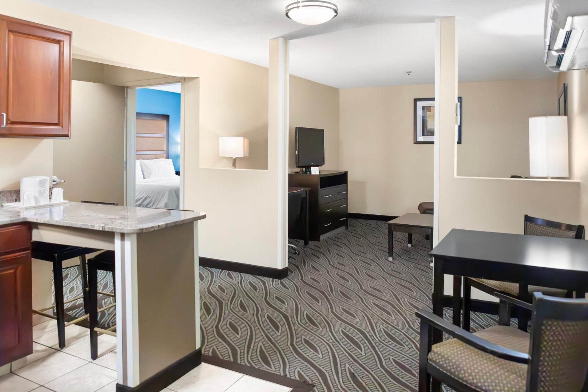 Holiday Inn Express - Ludlow - Chicopee Area By Ihg Buitenkant foto