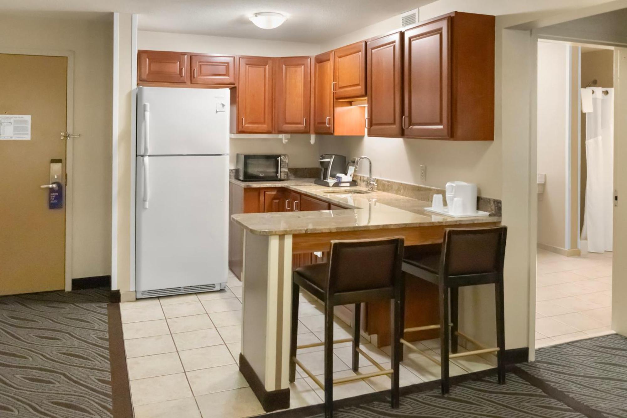 Holiday Inn Express - Ludlow - Chicopee Area By Ihg Buitenkant foto