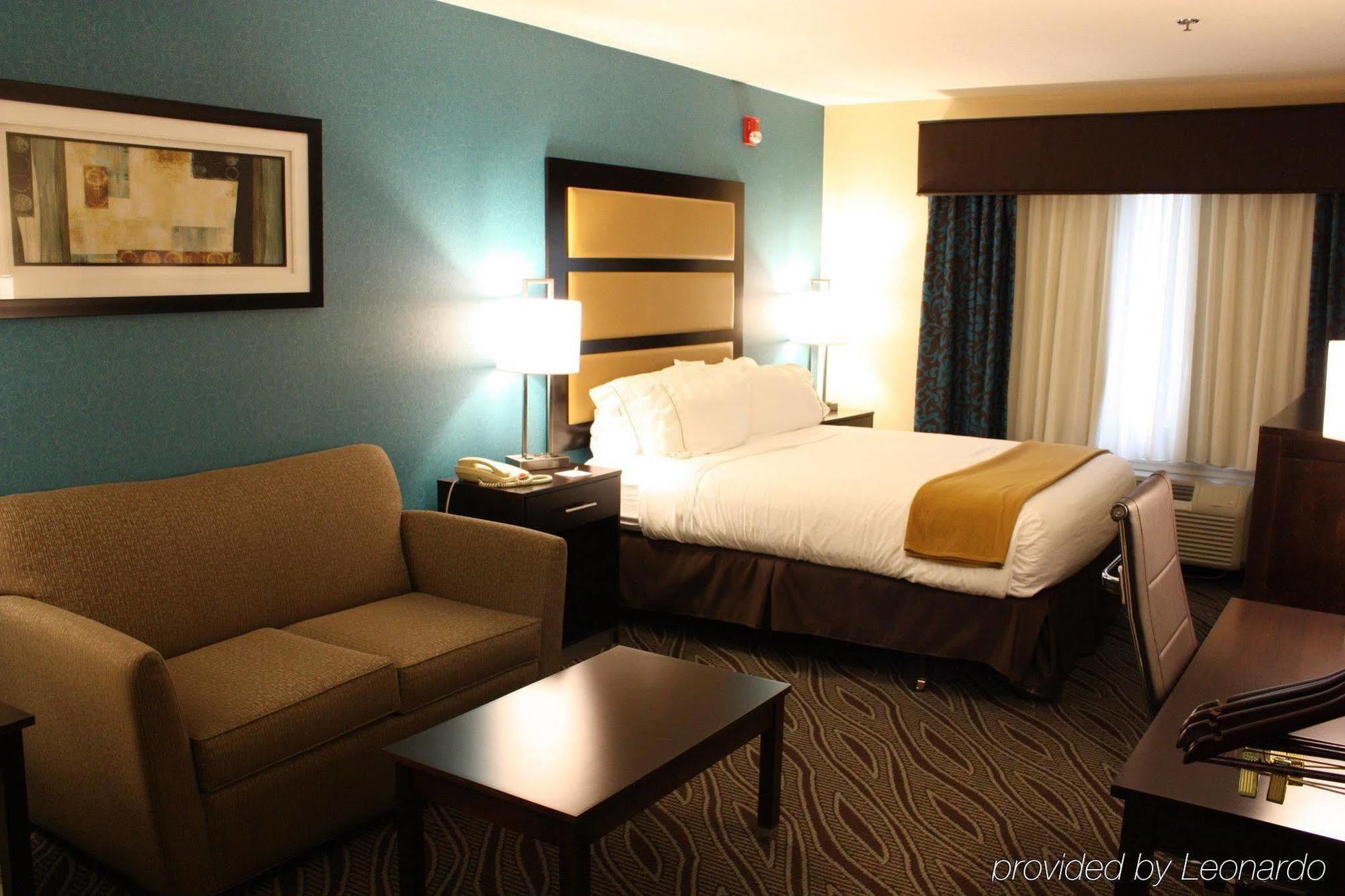 Holiday Inn Express - Ludlow - Chicopee Area By Ihg Buitenkant foto