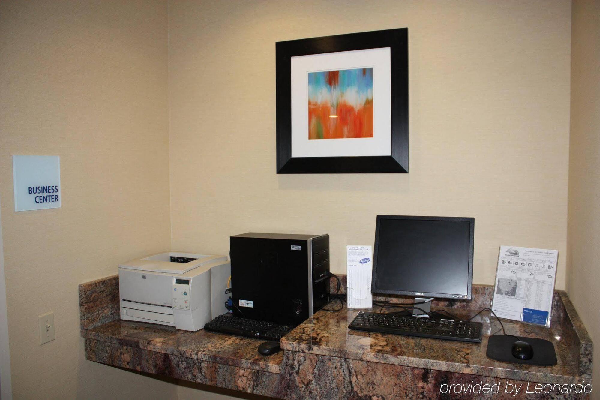 Holiday Inn Express - Ludlow - Chicopee Area By Ihg Buitenkant foto